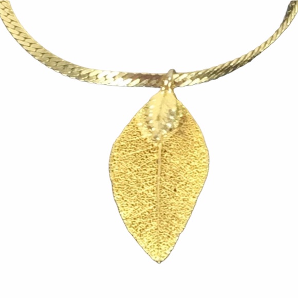 Leaf Bracelet, Gold Tone - Picture 3 of 4